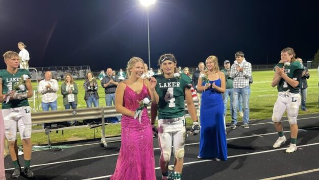 Homecoming queen crowning Tori Iseler